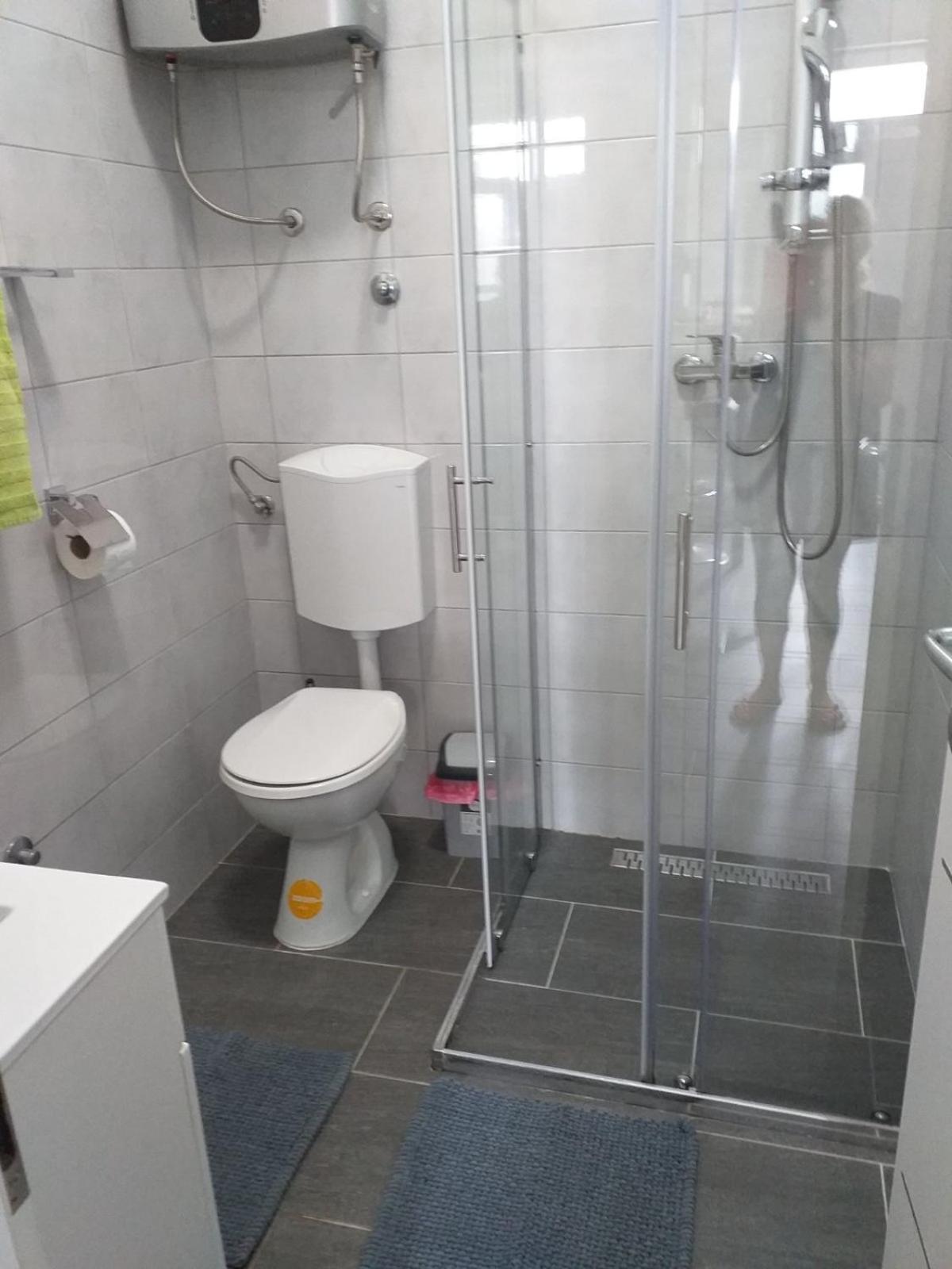 Apartman Deni *